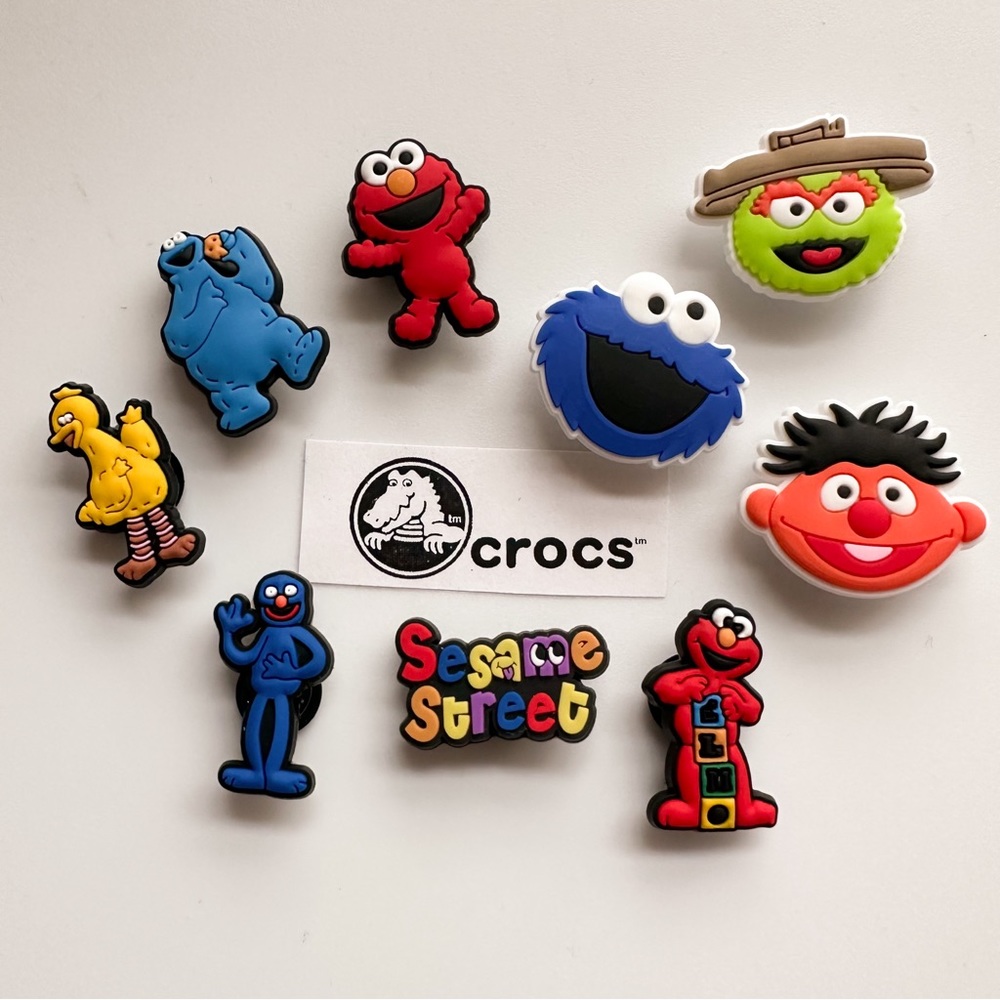 9 Elmo shoe charms